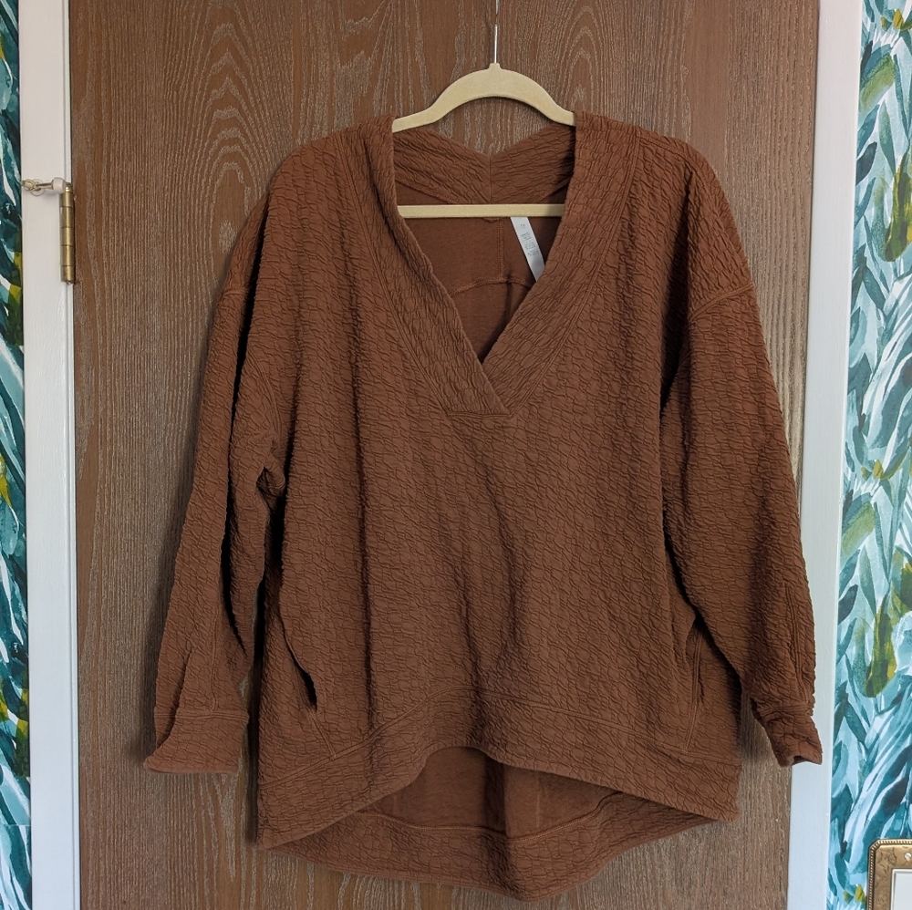 Lululemon Rippled V-Neck Pullover - Picture 7 of 9